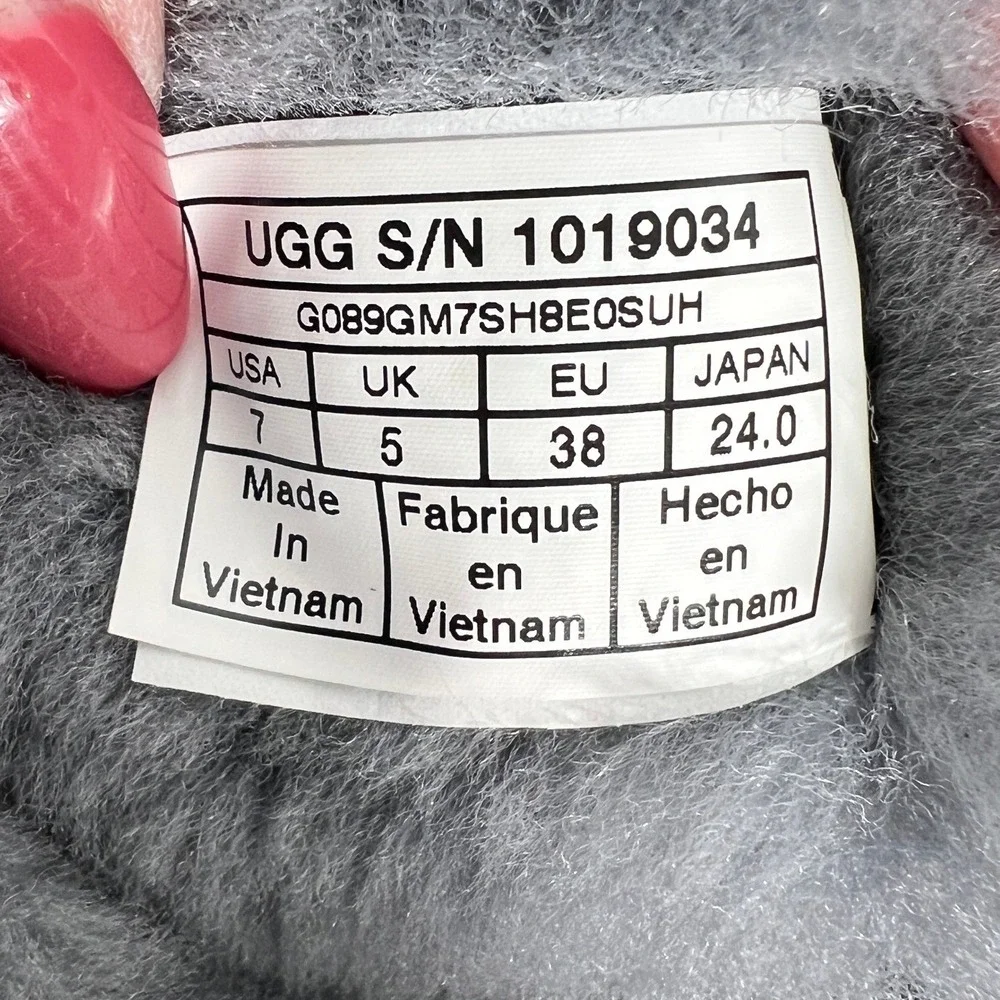 UGG Short Bailey Bow II Boots‎ Grey Gray Suede Sheepskin Lined Women 7